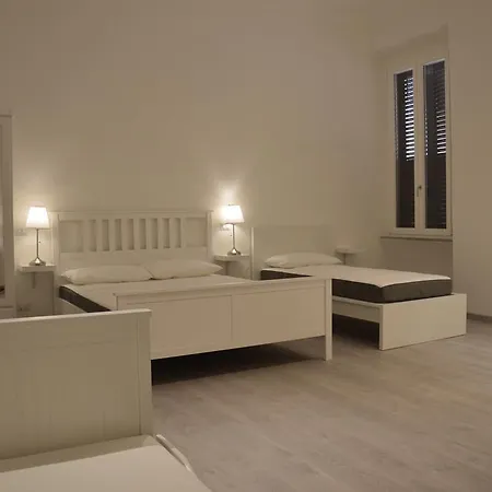 Piazza Cavour 4*