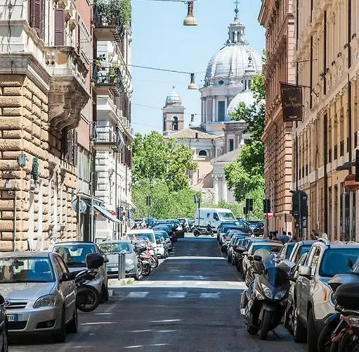 Piazza Cavour בית הארחה
