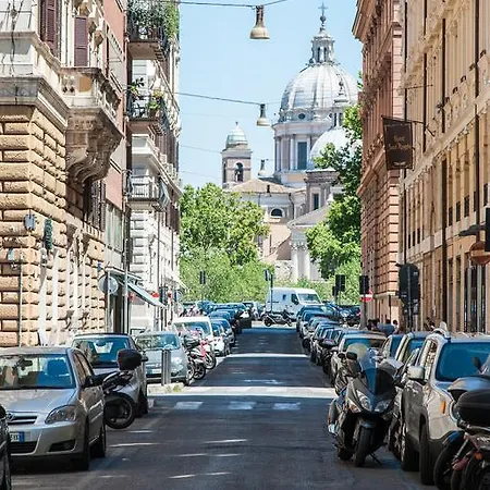 Piazza Cavour בית הארחה